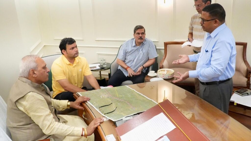 फरीदाबाद बल्लभगढ़ से पलवल तक आगरा नहर के दोनों तरफ प्रस्तावित 40 किलोमीटर सड़क
