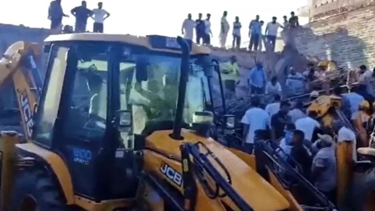 अंबाला के धुलकोट में लेंटर डालते समय निर्माणाधीन बिल्डिंग गिरी। 4 मजदूरों की मौत की खबर
