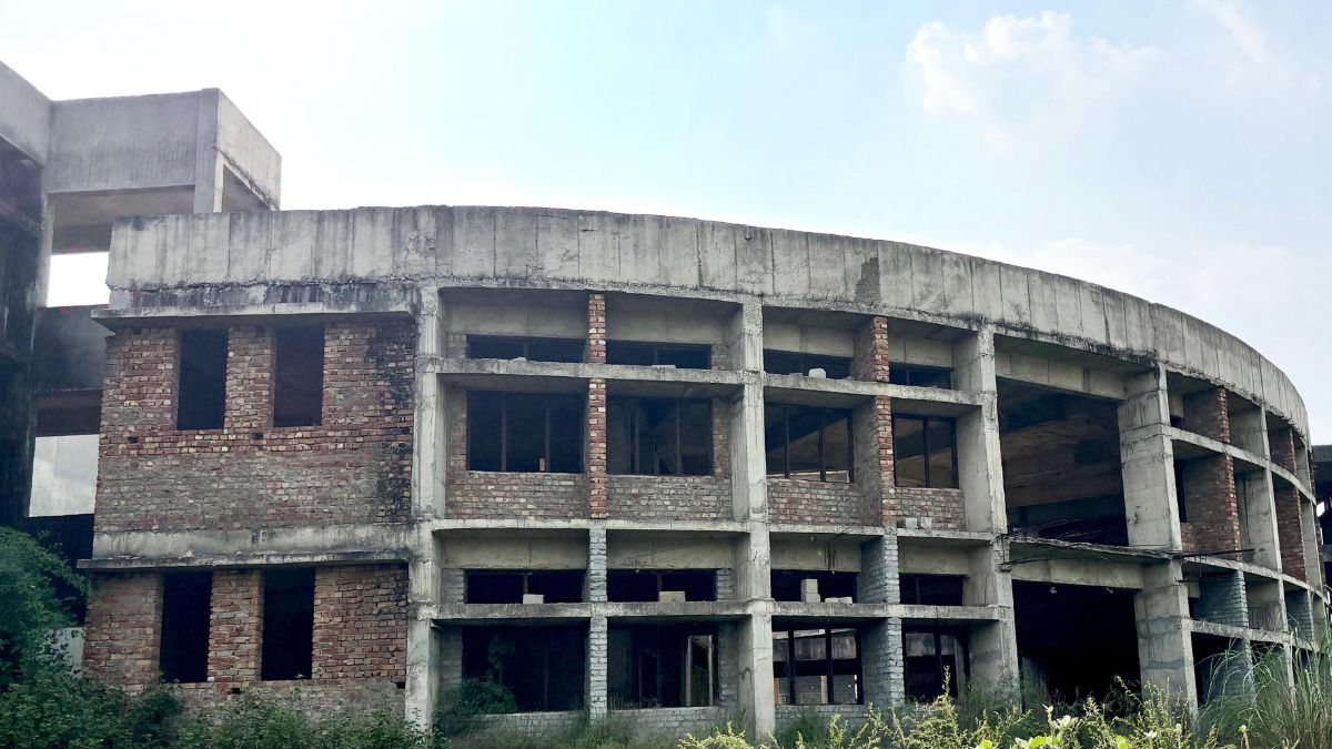 करनाल के बस्ताड़ा गर्ल्स कॉलेज का निर्माणाधीन भवन