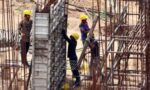 हरियाणा में सरकारी निर्माण कार्य की गुणवत्ता जांच करते इंजीनियर
