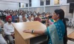 सिरसा महिला पॉलिटेक्निक में छात्राओं से संवाद करती महिला आयोग की उपाध्यक्ष मीना परमार