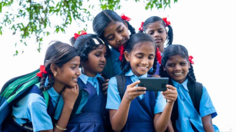 हरियाणा के 10वीं से 12वीं के छात्रों के टैबलेट के लिए 5 लाख डेटा SIM मंजूर