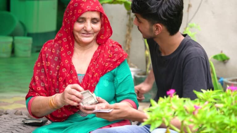 हरियाणा लाडो लक्ष्मी योजना के नियम 1 नवंबर से बदलेंगे। जानें 3 लाख रुपये तक सालाना आय वाले किन परिवारों की महिलाओं को 2100 रुपये मिलेंगे।