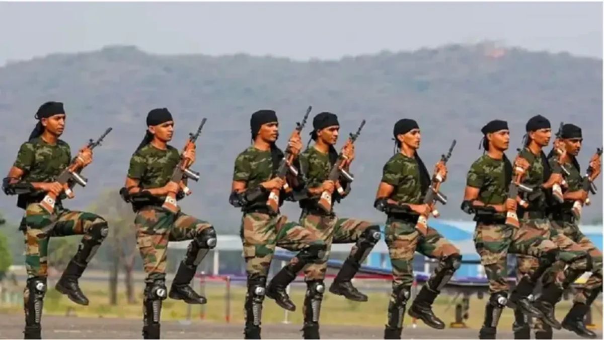 हरियाणा के मुख्यमंत्री नायब सिंह सैनी अग्निवीरों के लिए सरकारी नौकरी में आरक्षण की घोषणा करते हुए — ग्रुप C पदों पर 5% और पुलिस-जेल-वन विभाग में 20% क्षैतिज आरक्षण।